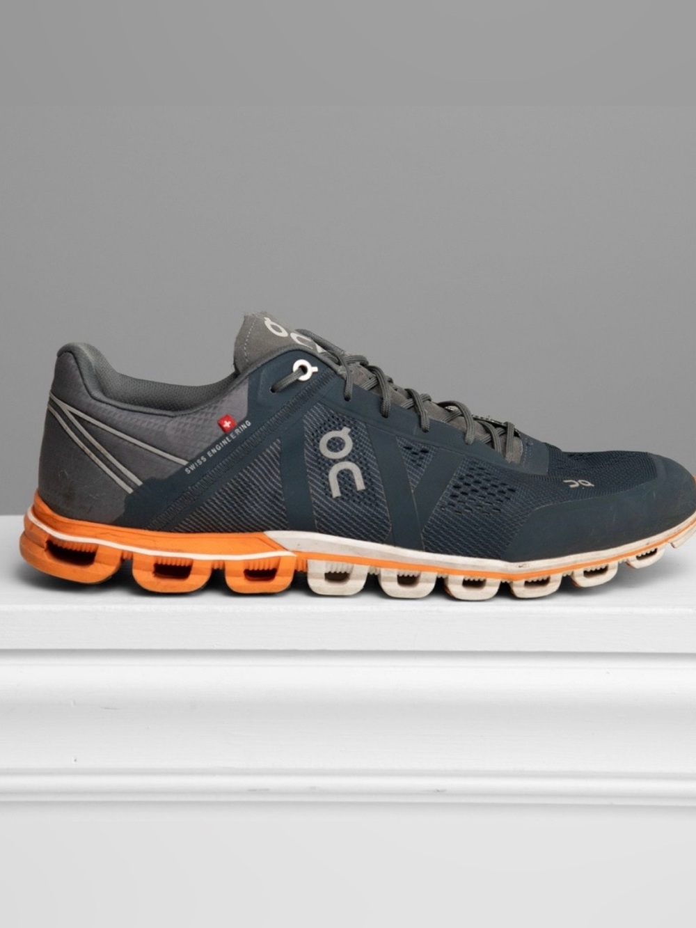 On Cloud Cloudflow Mens 9.5  Running Shoes CloudTec Athleisure Sneakers Sporty